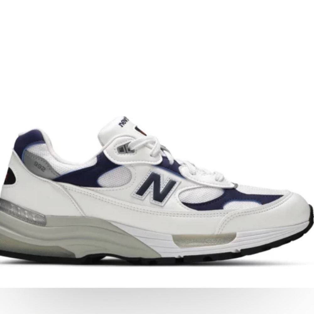 NWOT New Balance 992 in White Navy